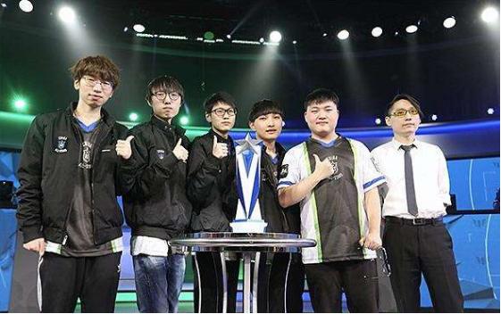 轻球员同样 轻球员同样